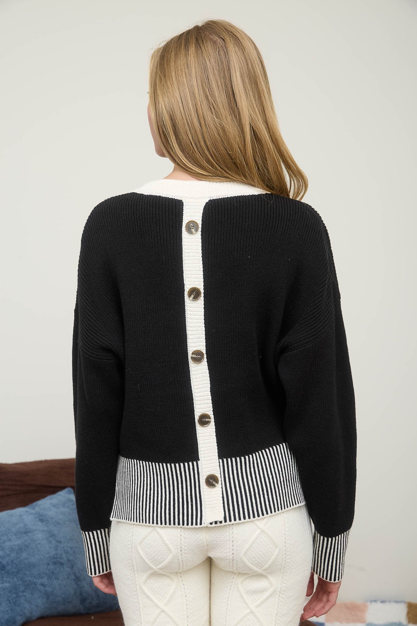 Black Contrast Stripe Hem Knit Sweater