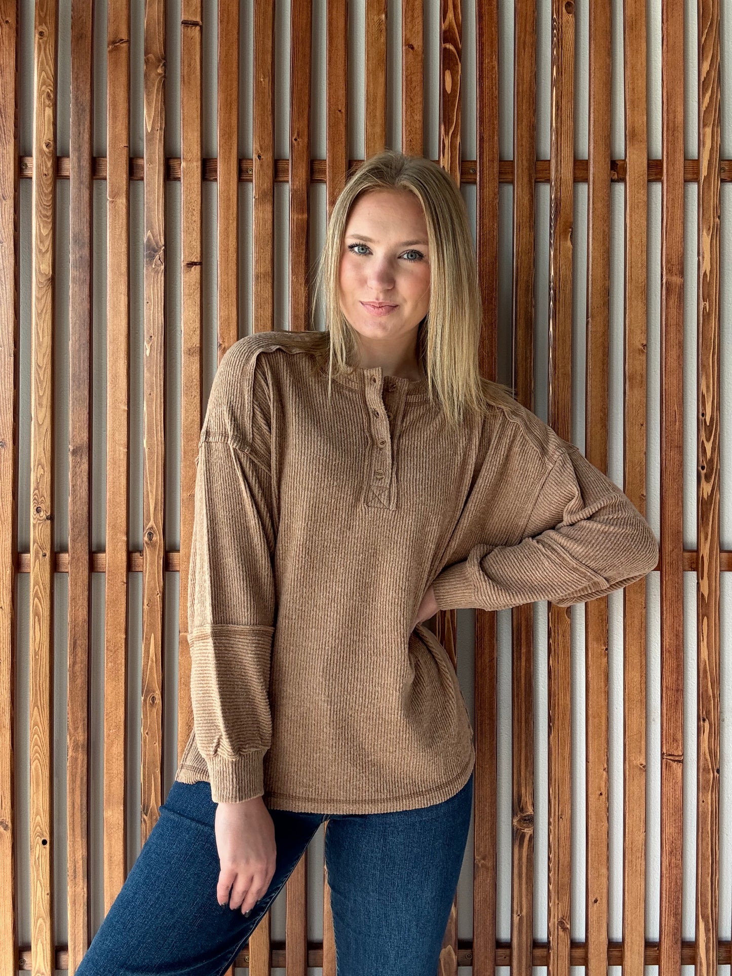 Ribbed Hacci Melange Henley Sweater - Deep Camel