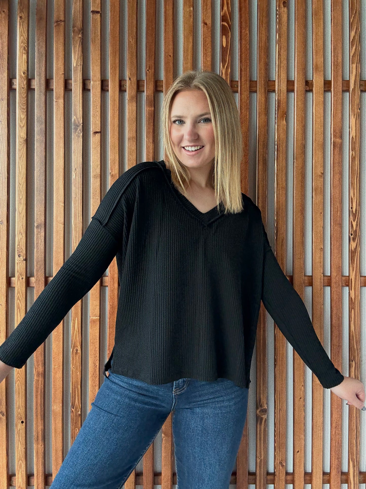 Ribbed Hi-Low V-Neck Long Sleeve - Black