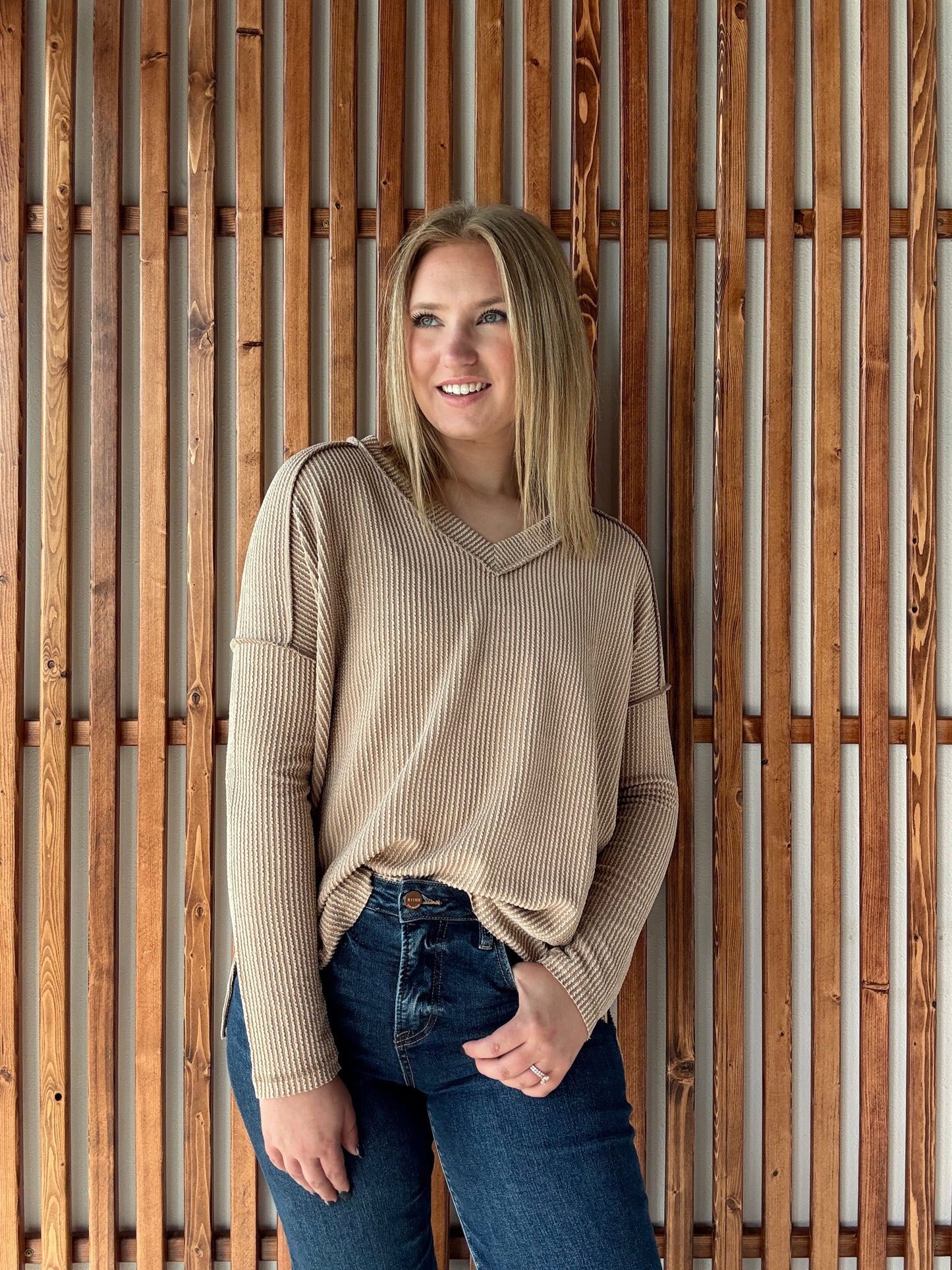 Ribbed Hi-Low V-Neck Long Sleeve - Light Mocha