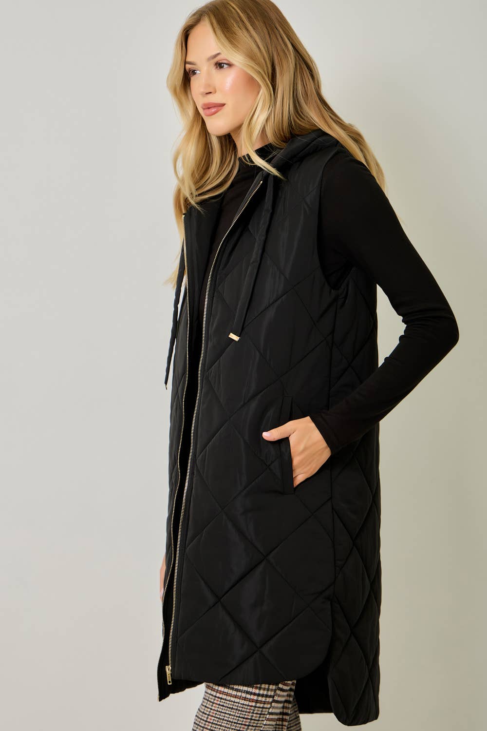 Quilted Puffer Long Hoodie Vest: Black