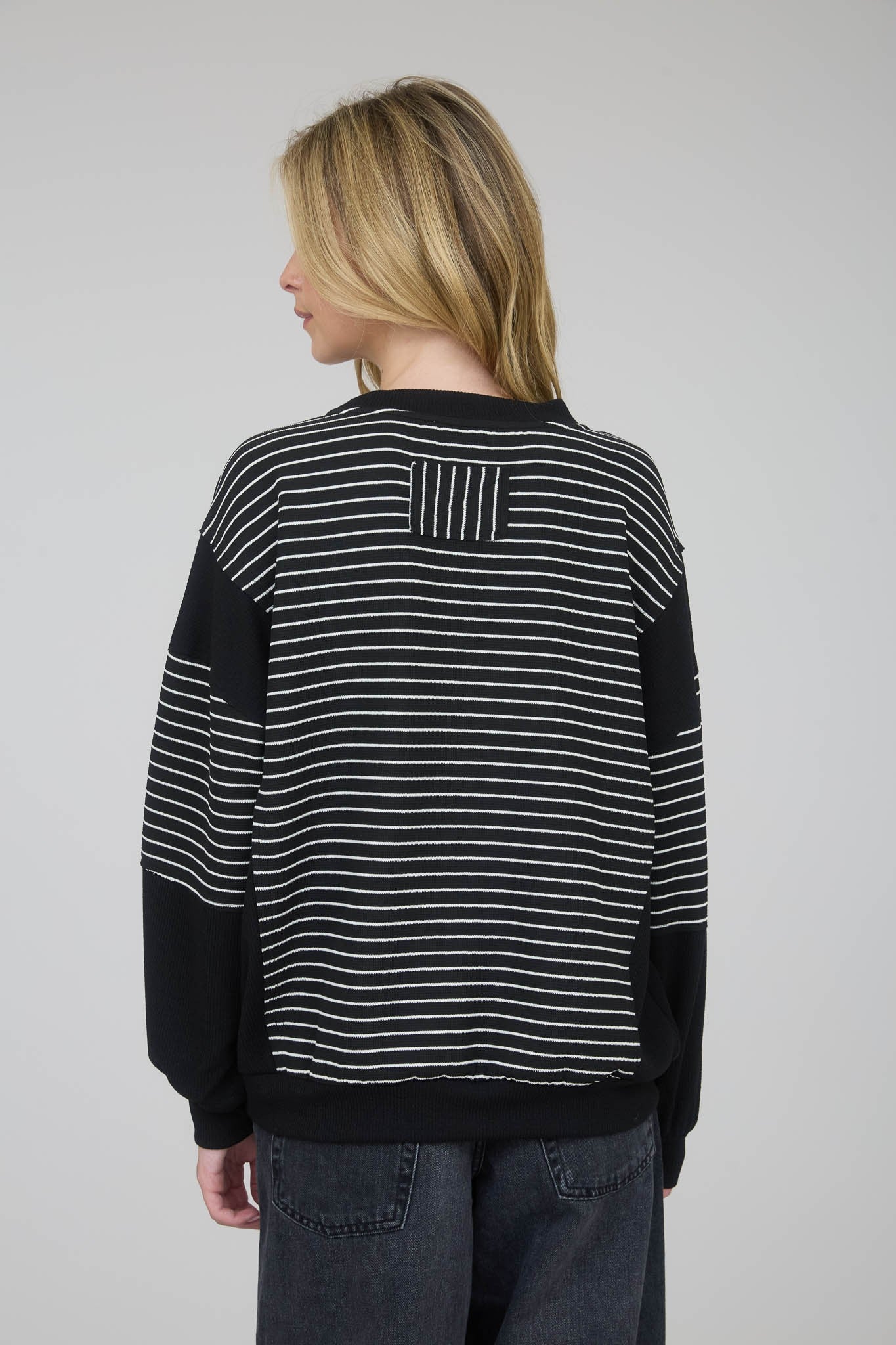 Contrast Stripe Raw Edge Long Sleeve - Black
