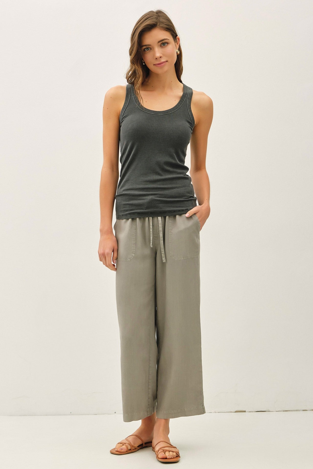 Classic Ribbed Scoop Neck Tank Top - Charcoal