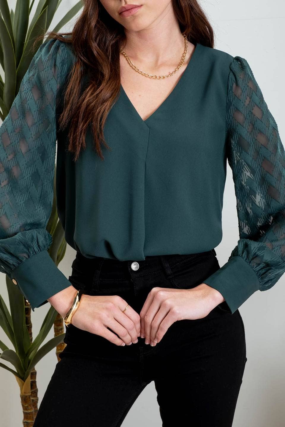 V NECK BACK BUTTONED SHEER PLAID LONG SLEEVE BLOUS: HUNTER GREEN