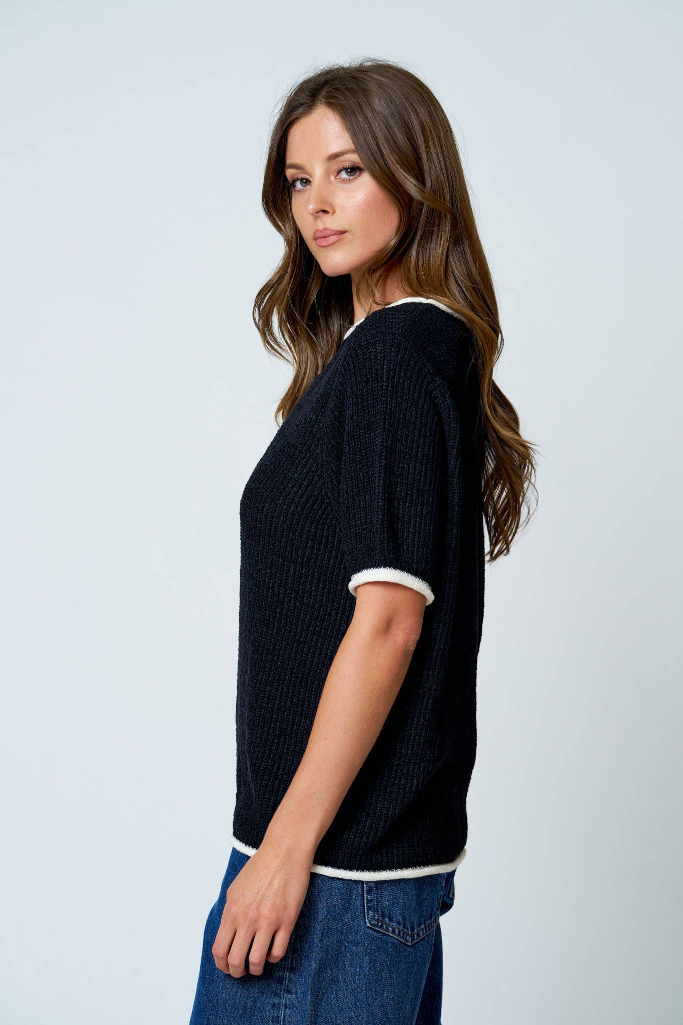 CONTEST TRIM PUFF SLEEVE RIBBED KNIT SWEATER: BLACK