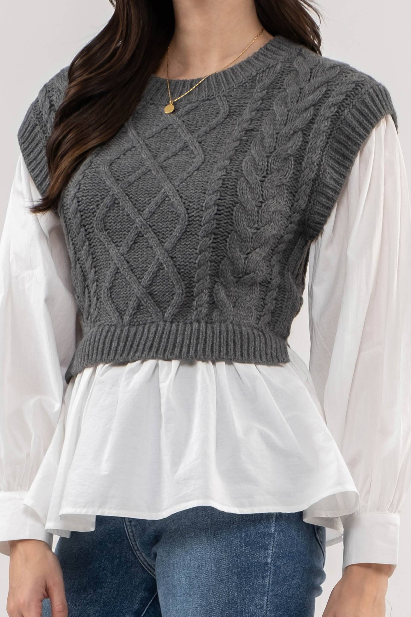 CREW NECK CABLE KNIT LAYERED SWEATER VEST: GREY