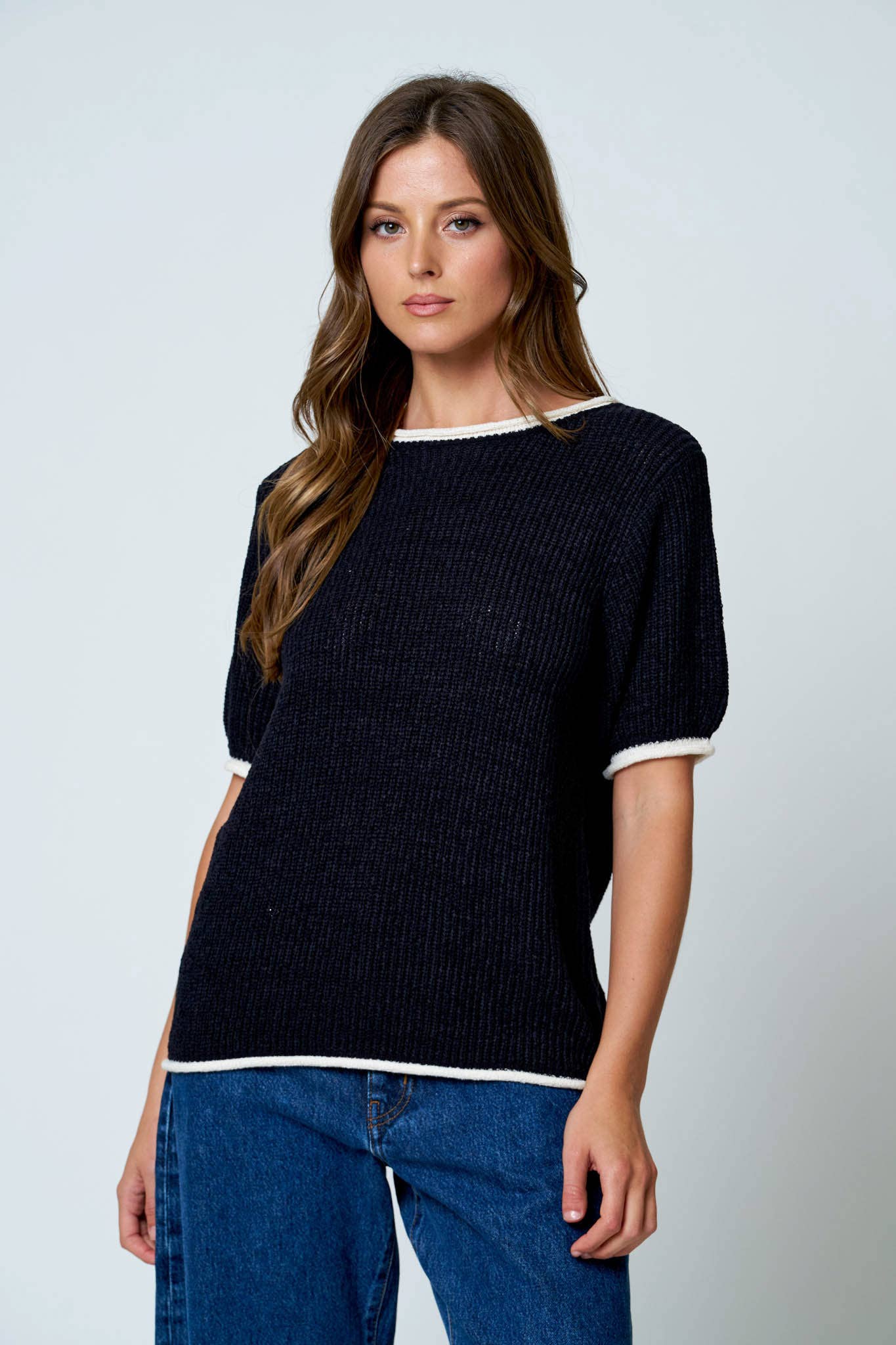 CONTEST TRIM PUFF SLEEVE RIBBED KNIT SWEATER: BLACK
