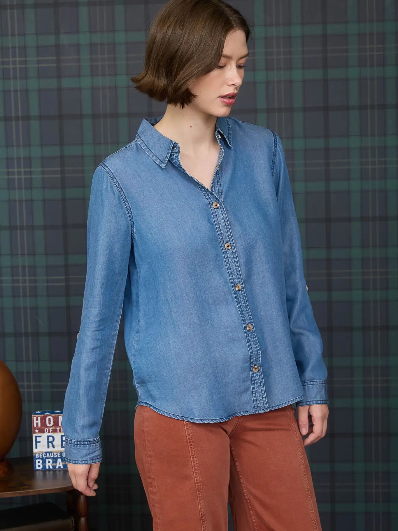 Chambray Collared 3/4 Tab Sleeve Button Down Shirt