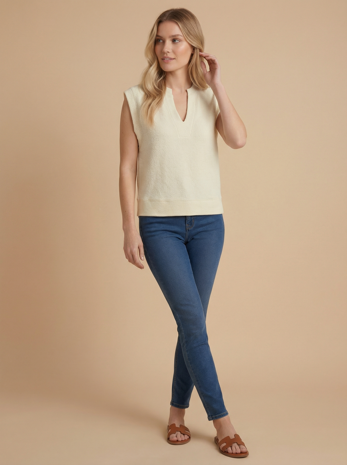 Cloudy Knit V Neck Sleeveless - Cream