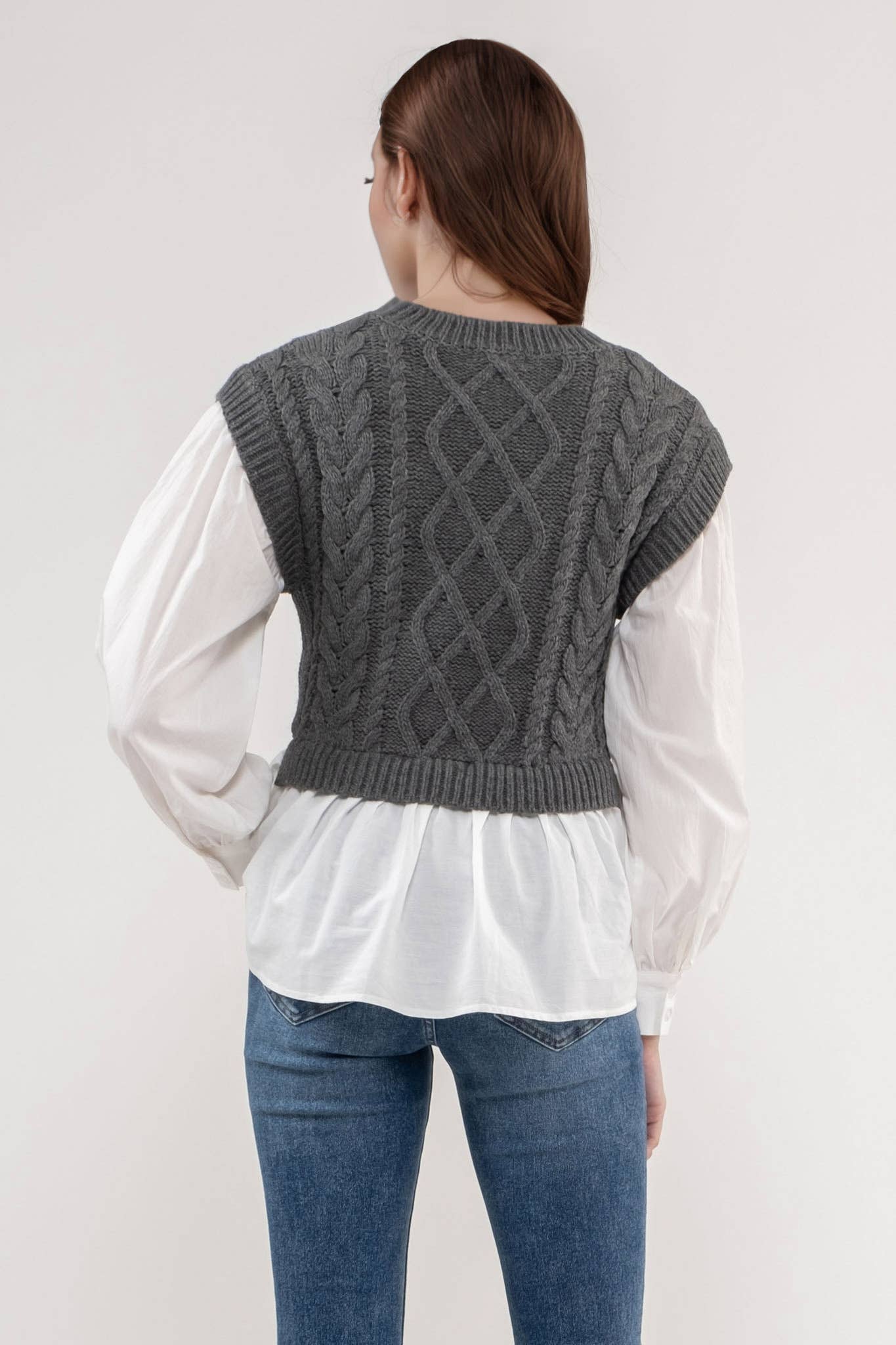 CREW NECK CABLE KNIT LAYERED SWEATER VEST: GREY