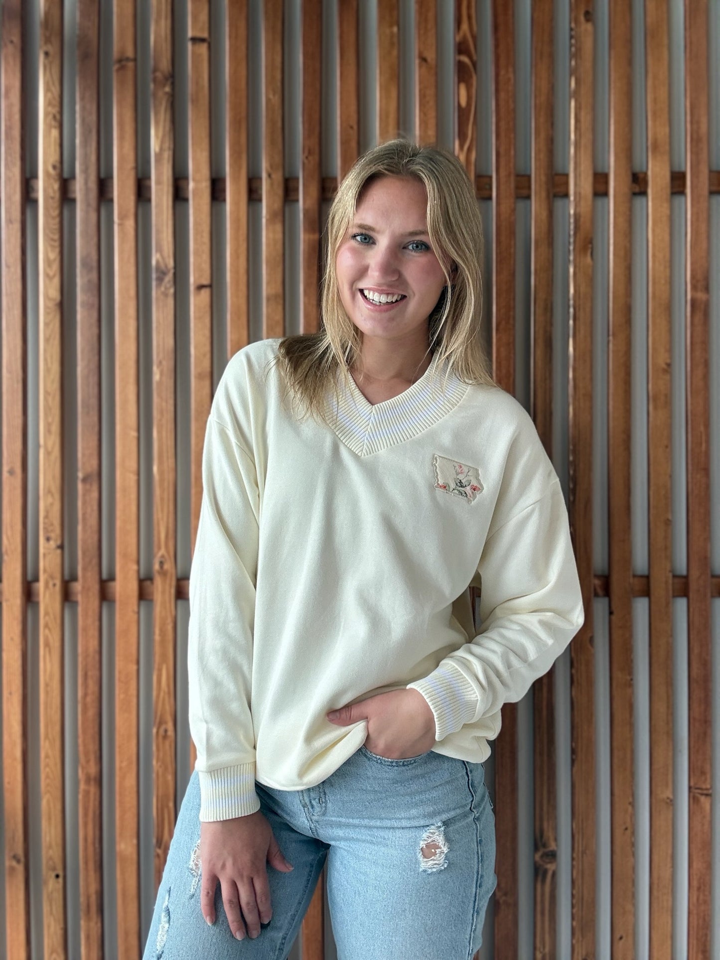 Floral Iowa V NeckSweatshirt: Cream