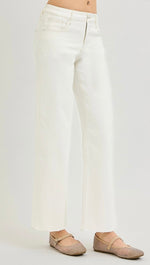 Mandy TC MR Ankle Straight Raw Hem Jean