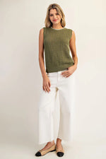 Scalloped Contrast Trim Sleeveless Sweater