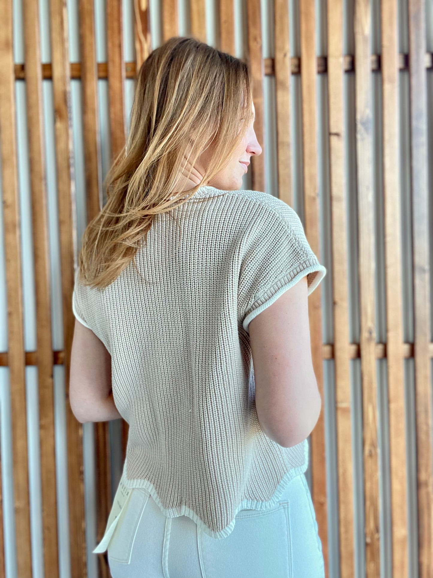 Short Sleeve Scallop Hem Sweater