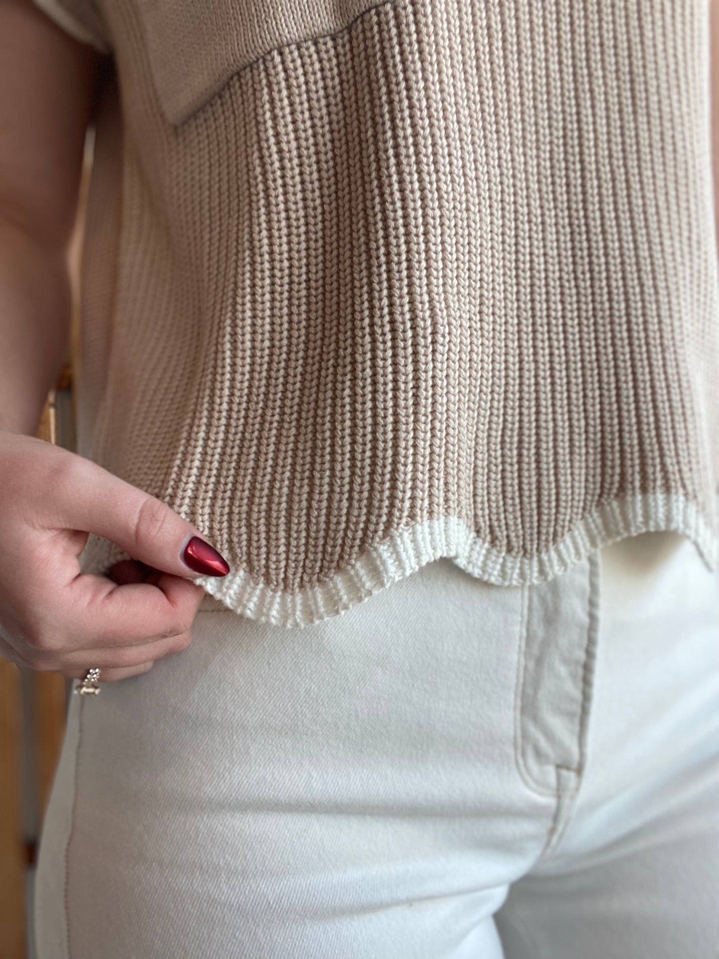 Short Sleeve Scallop Hem Sweater