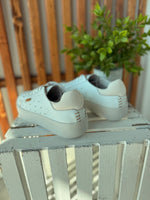 Outwoods Shauna Sneaker - White