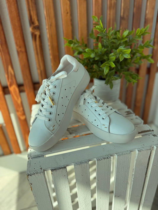 Outwoods Shauna Sneaker - White