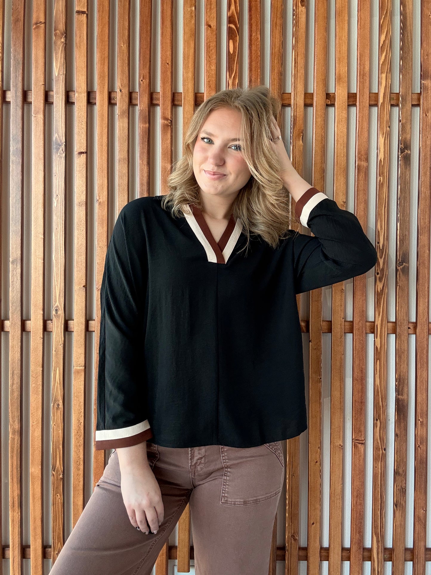 Color Contrast Accent Crinkled Top - Black