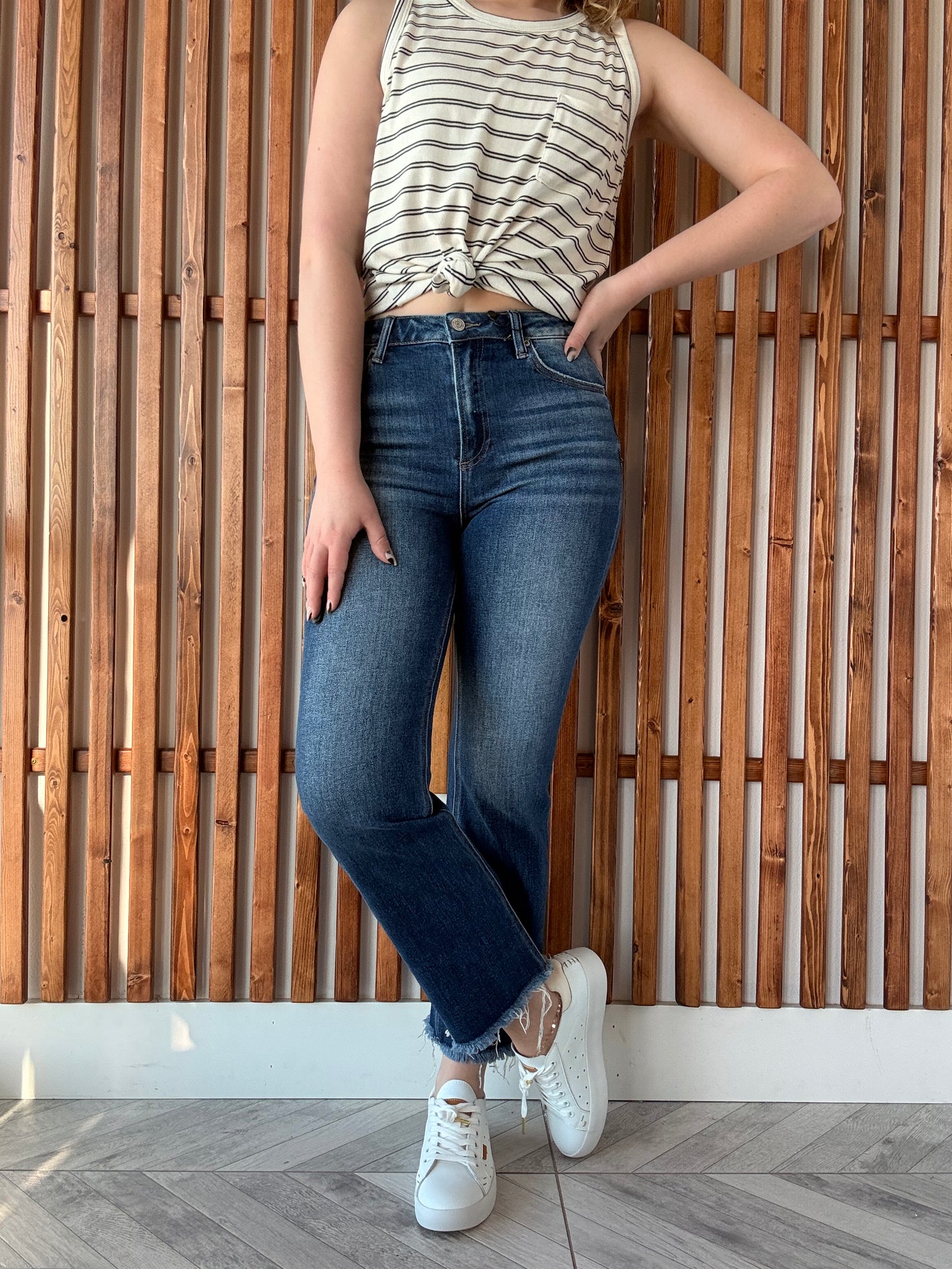 Dylan HR Crop Straight J21 Eleven Jeans