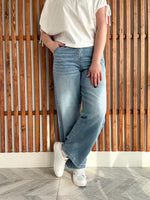 Featherweight Baggy HW Judy Blue Jeans