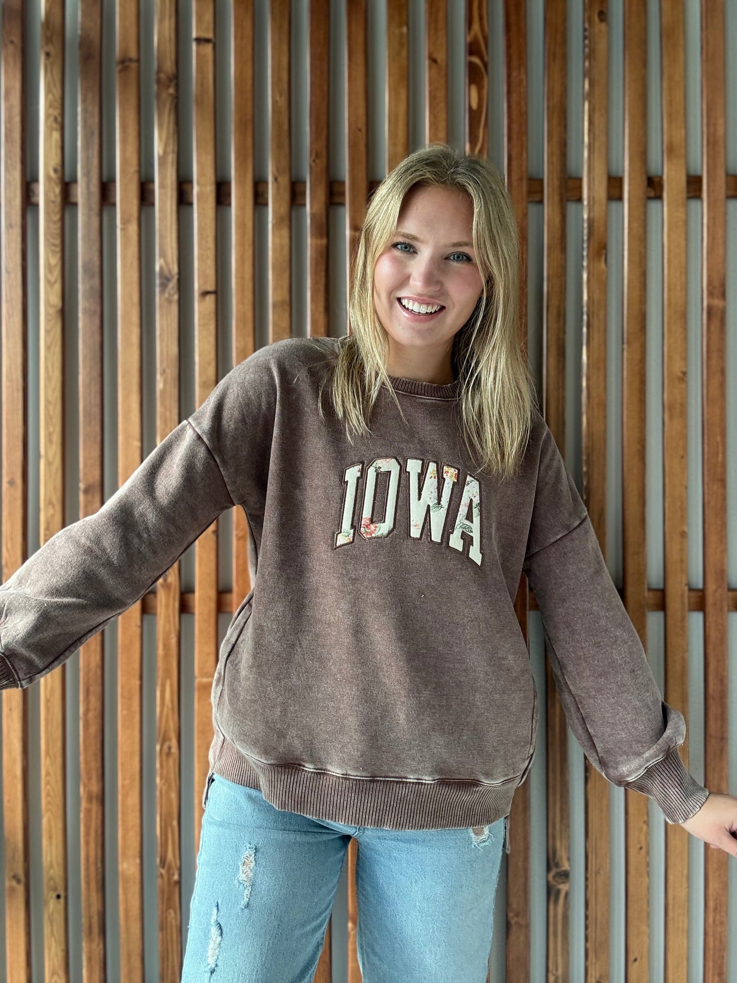 Floral Iowa Sweatshirt With Pocket: Brown