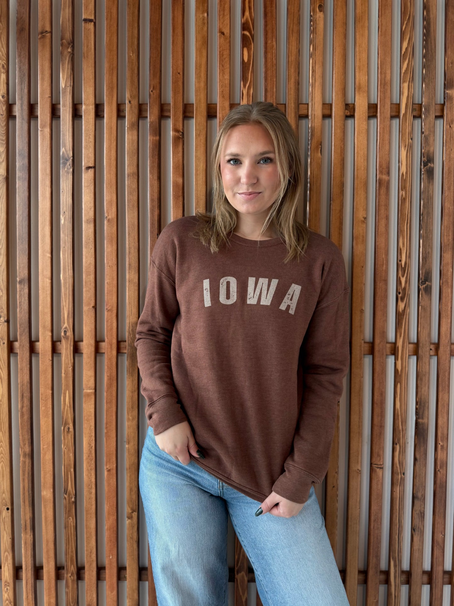 Iowa Crewneck-Oat Chocolate