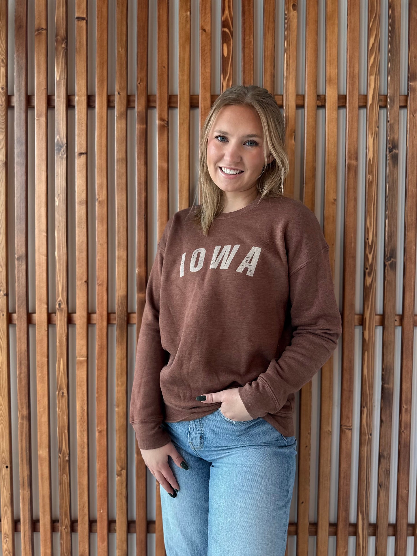 Iowa Crewneck-Oat Chocolate