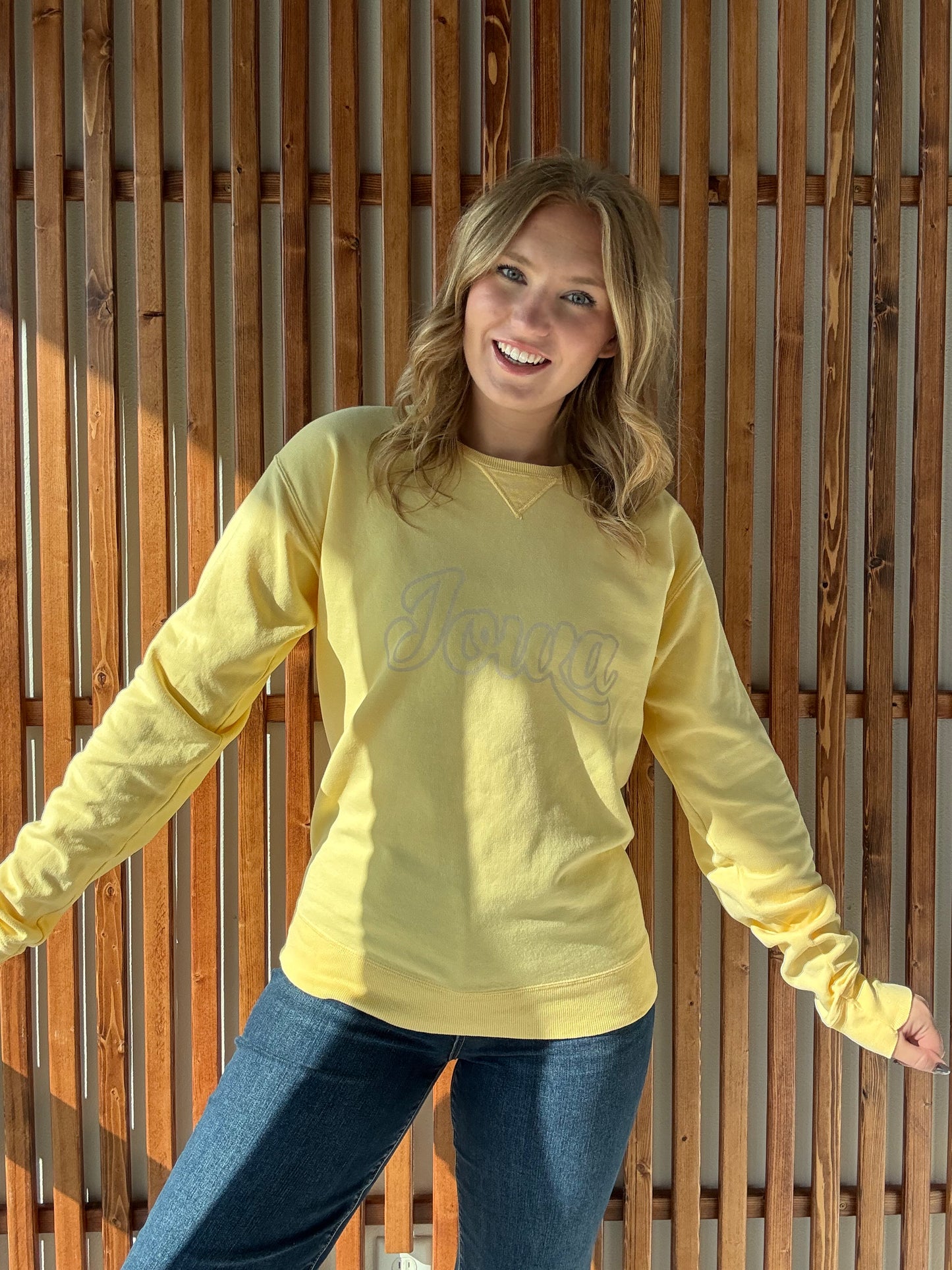 Iowa Vintage Sweatshirt - Butter