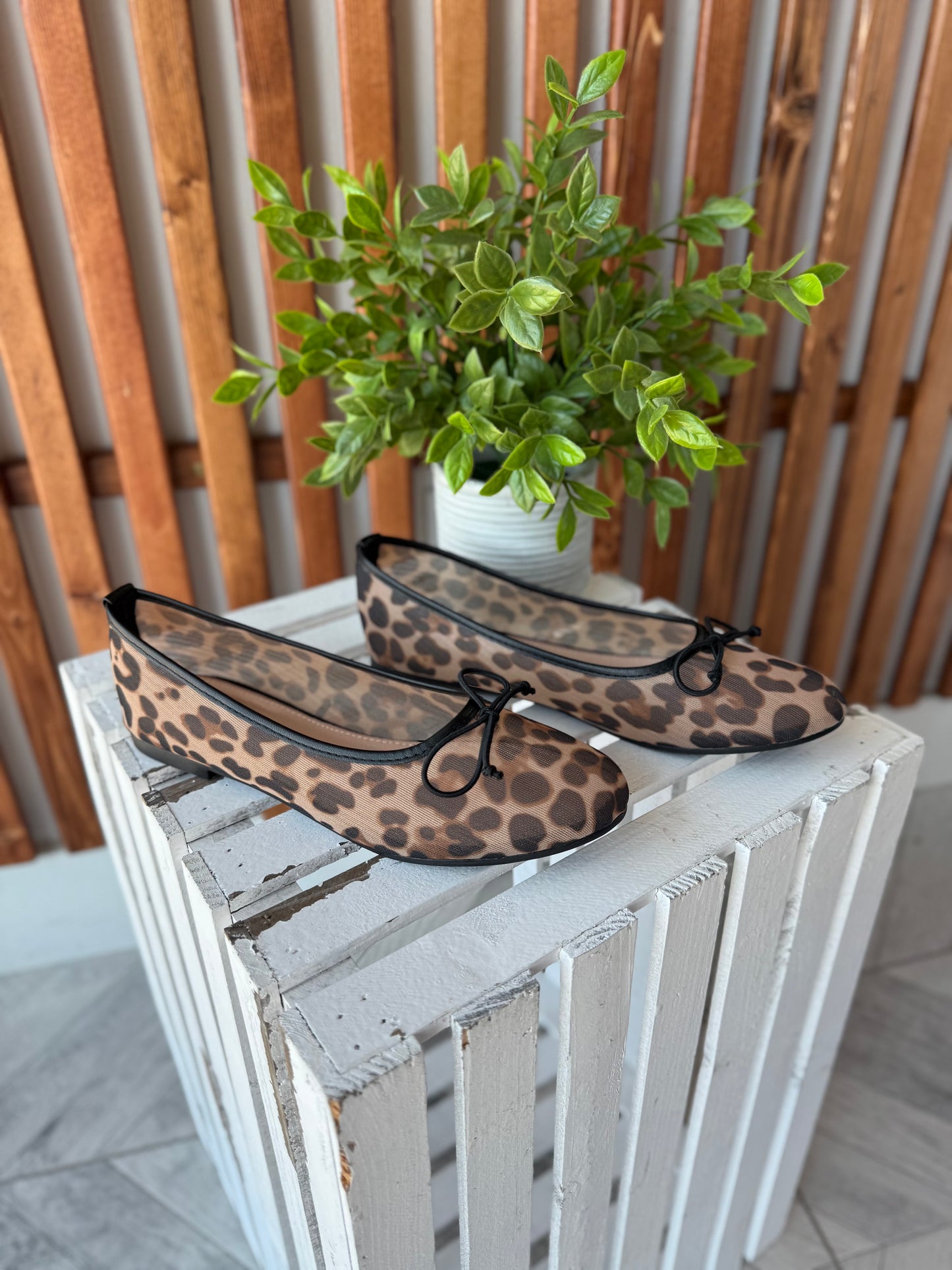 Mesh Leopard Printed Flat Shoes