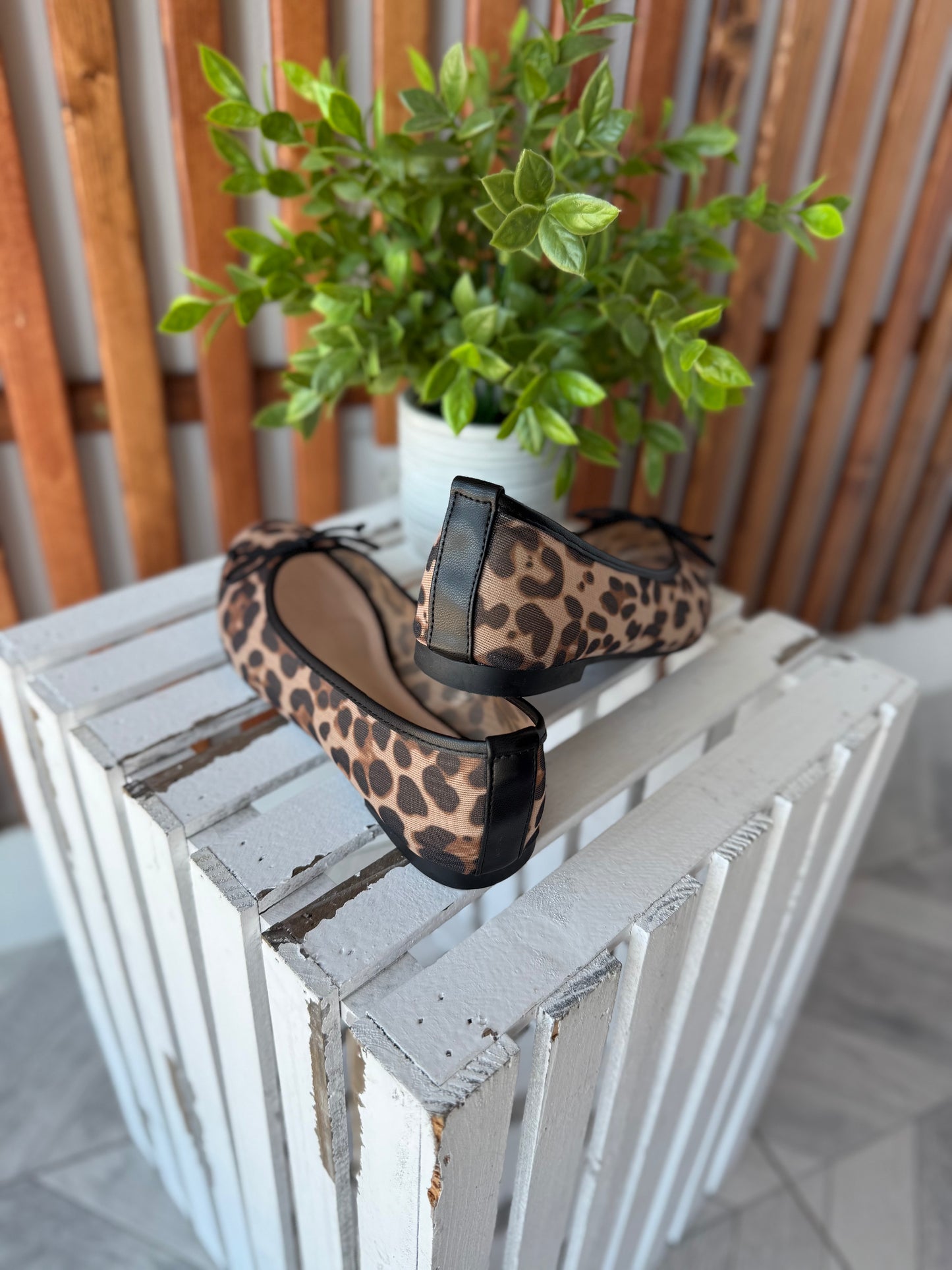 Mesh Leopard Printed Flat Shoes