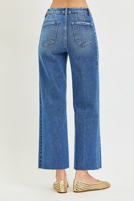 Margot HR Crop Wide Side Seam Detail