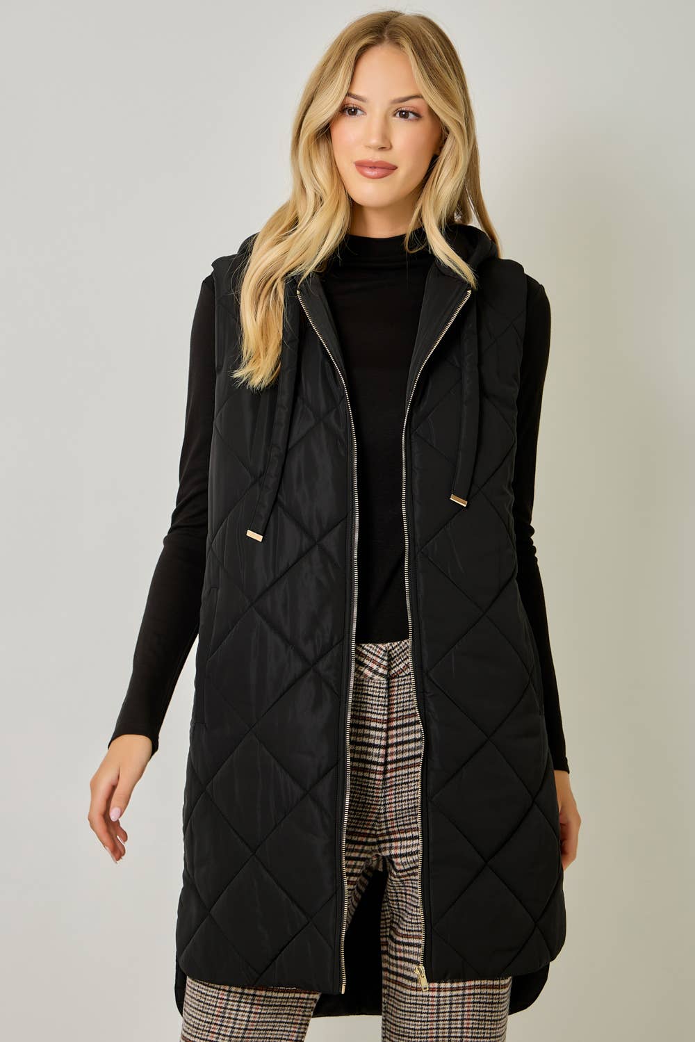 Quilted Puffer Long Hoodie Vest: Black