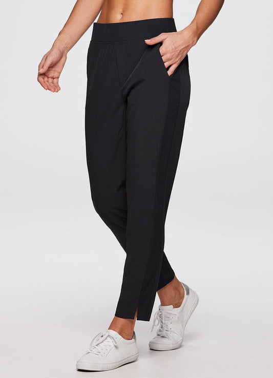 Everyday Ribbed Ankle Pant: Black