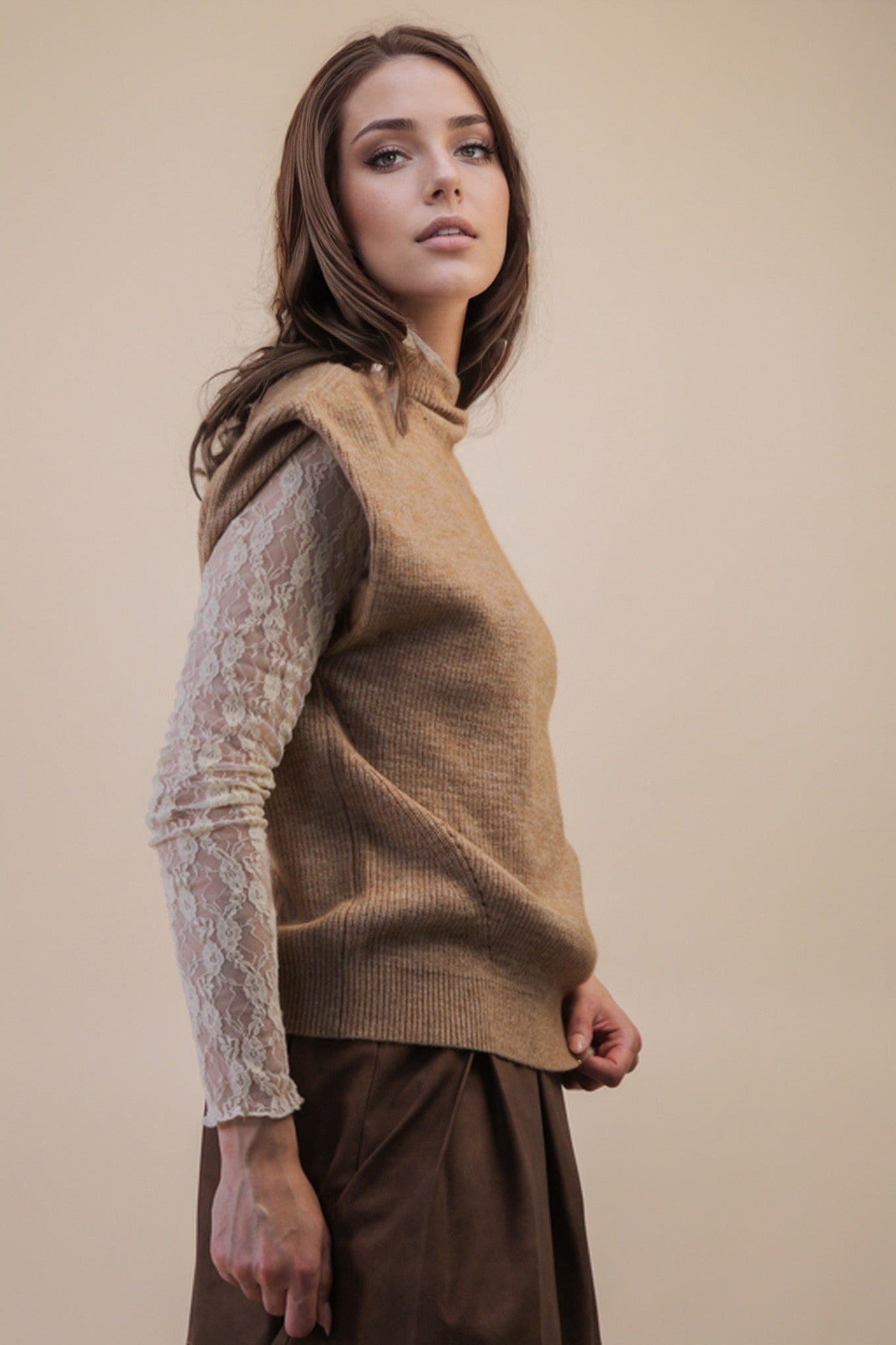 Soft Knit Sweater Vest Top - Mocha
